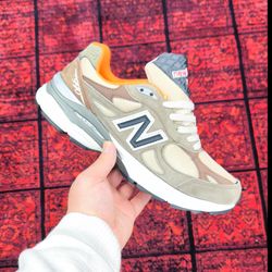 کتونی برند New balance 990 r