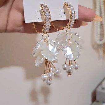 گوشواره گل صدفی