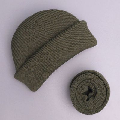 کلاه و شالگردن سبز