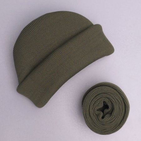 کلاه و شالگردن سبز