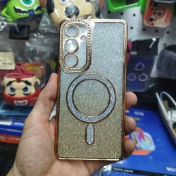 کاور قاب سامسونگ S24 FE مدل اکلیلی مگ سیف دار با محافظ لنز نگین طرح 2