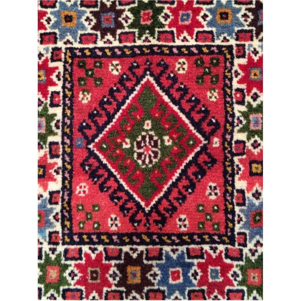 فرش دستباف سایز قالیچه (تمام پشم یلمه طرح دورخلوت لاکی زمینه خشتی) کد 6209