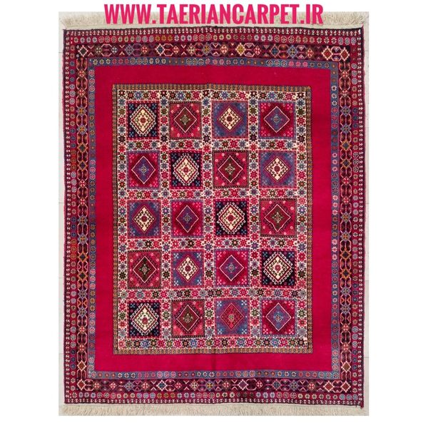 فرش دستباف سایز قالیچه (تمام پشم یلمه طرح دورخلوت لاکی زمینه خشتی) کد 6209