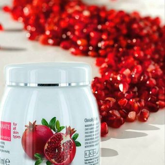کرم آبرسان جوانساز روشن‌کننده و شفاف‌کننده پوست با عصاره انار  رطوبت شادابی و درخشندگی ماندگار
