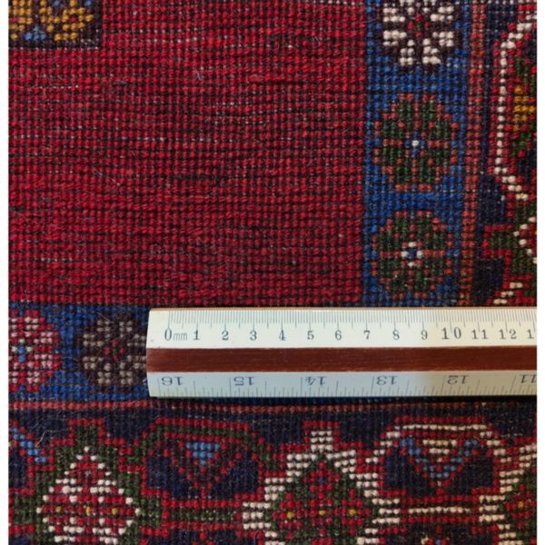 فرش دستباف سایز قالیچه (تمام پشم یلمه طرح دورخلوت لاکی زمینه خشتی) کد 6209