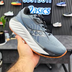 کتونی رانینگ مدل  saucony triumph 22