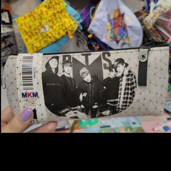 جامدادی طرح بی تی اس