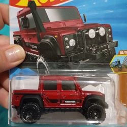 ماشین اسباب بازی 15 LAND ROVER DEFENDER DOUBLE CAB HW DILILH اورجینال HOT WHEELS
