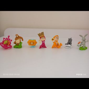 کیندر سورپرایز ماشا و میشا مجموعه 7عددی