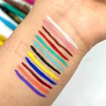 خط چشم رنگی ماژیکی