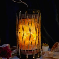 آباژور سنگ نمک مدل فانوس چوبی