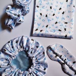 پک ساتن روبالشی کلاه خواب چشمبند اسکرانچی کرلی جنس ال ایکس وارداتی طرح پری دریایی