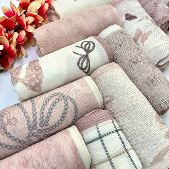 شال برشکا سفید صورتی