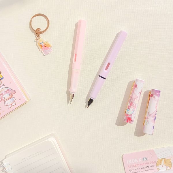 پک خودنویس و دسته کلید طرح دختر انیمه ای کد 303