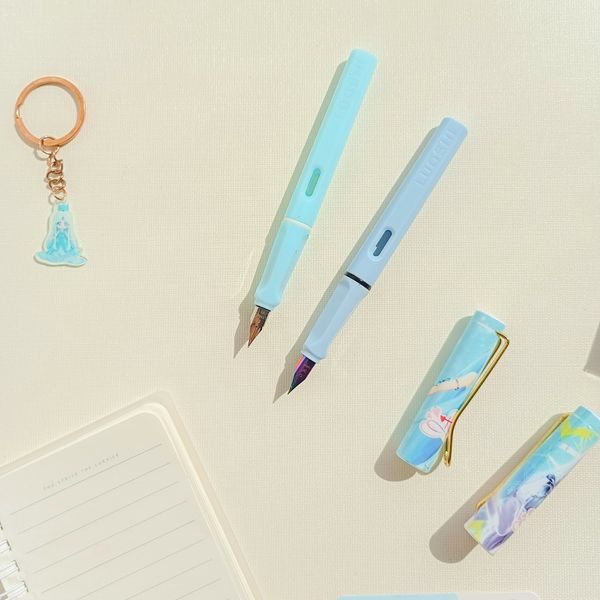 پک خودنویس و دسته کلید طرح دختر انیمه ای کد 302