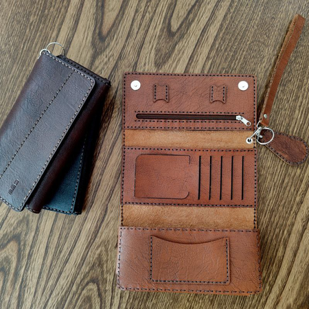 کیف پول و موبایل چرم دست دوز  سه لت رنگ قهوه ای  همراه بند و جاکلیدی مدل ترنج کدUp26