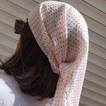 مینی اسکارف خال خالی شیری با خال قرمز