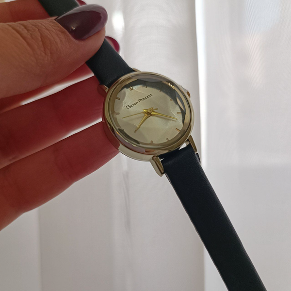 ساعت بند چرمی مشکی صفحه گرد