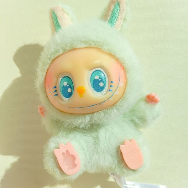 عروسک شانسی لبوبو مدل have a seat یا نشسته