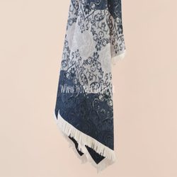 شال مبل و تخت هوم کاور مدل ملکه ای در باغ