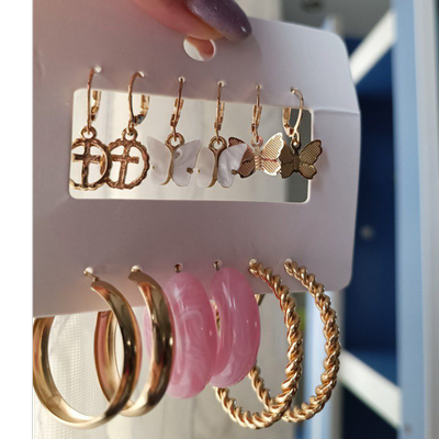 پک گوشواره شش جفتی پروانه و رزین