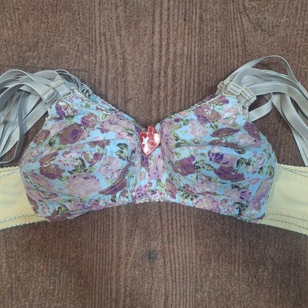 12 عدد سوتین دخترانه سایز 60 و 65 کش باریک