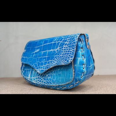 کیف دوشی بنددار زنانه چرم طبیعی مدل پروانه رنگ متنوع