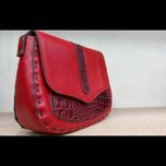 کیف چرمی دوشی زنانه مدل گلاره،پروانه ، برگ چناری