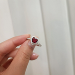 انگشتر جواهری قلب قرمز