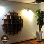 شلف دیواری چوبی مدرن و خاص محدب طرح نیم کره هفت طبقه