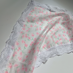 مینی اسکارف سه گوشه دور گیپور با گل صورتی