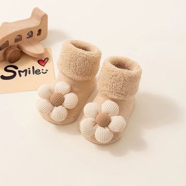 جوراب عروسکی داخل خز