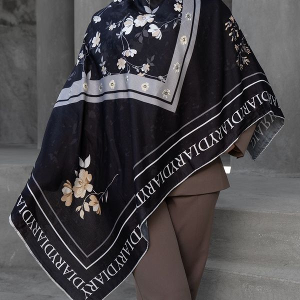 روسری طرح گل زنبق مشکی  رنگ