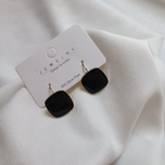 گوشواره نگین مشکی