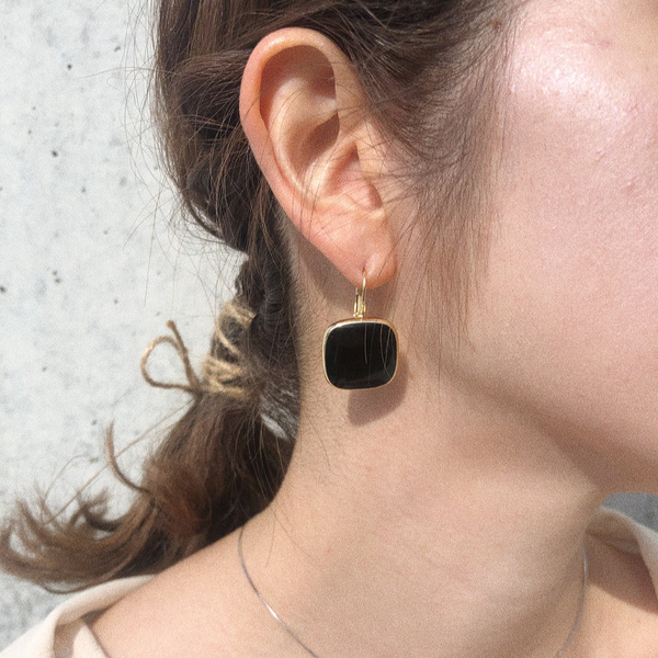 گوشواره نگین مشکی