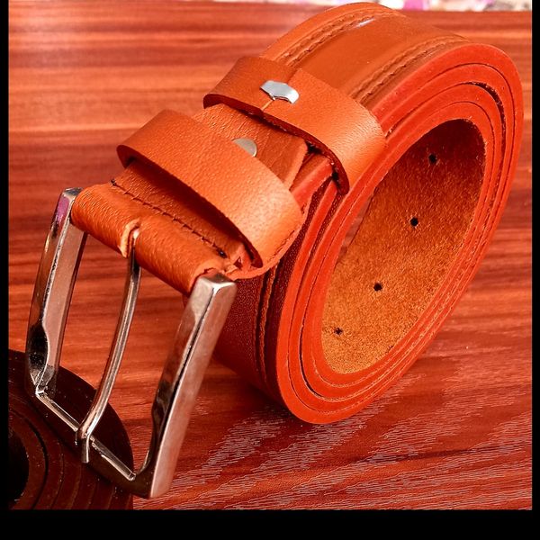 کمربند چرم طبیعی با سگگ زبانه دار و رنگ عسلی