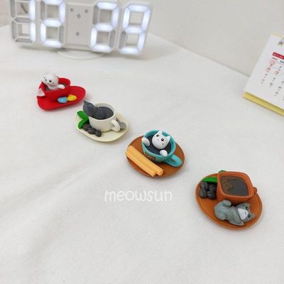 فیگور گربه و فنجان قهوه