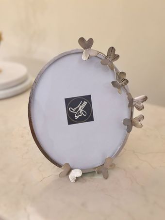 قاب عکس نقره ای پروانه مینیمال