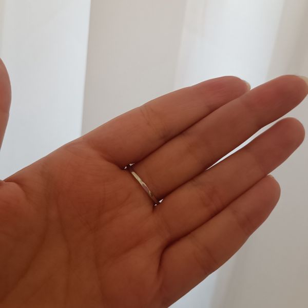 انگشتر گل دار ایراد دار (ایرادش تو دست مشخص نیست)