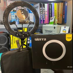 رینگ لایت حرفه‌ای Sierra A330 به همراه سه‌پایه تاشو – قطر 45 سانتی‌متر، توان 70 وات