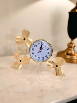 ساعت رومیزی بزرگ