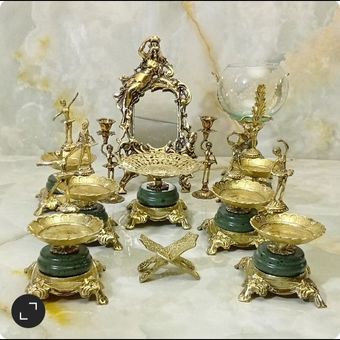 هفت سین برنزی مدل پیاله ای با سنگ سبز و تنگ