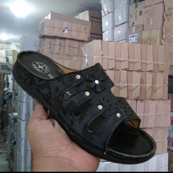 دمپایی طبی زنانه پتینه همراهی بی‌نظیر برای سلامت و راحتی پاها