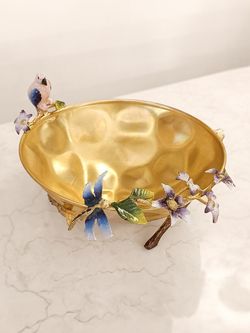 آجیل سه پایه