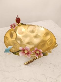 آجیل خوری سه پایه