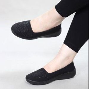 کفش زنانه راحتی مدل تینا برند چکاوک رویه ماکروفایبر نگین‌دار زیره PU سبک و بادوام