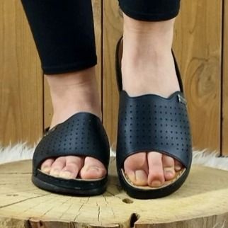 صندل طبی زنانه سوزنی همراهی بی‌نظیر برای سلامت و راحتی پاها