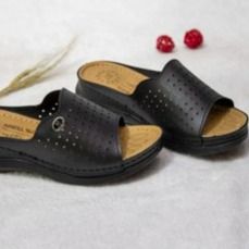 صندل طبی زنانه سوزنی همراهی بی‌نظیر برای سلامت و راحتی پاها