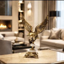 استند مجسمه عقاب پایه دار برنزی سنگ سفید