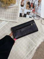 کیف پول  و موبایل چرم دست دوز  سه لت رو زیپ سوگو کد Up25